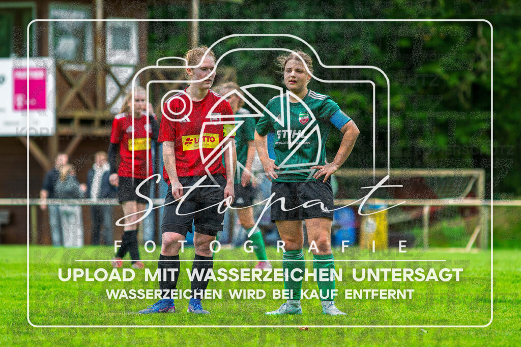 260919-MTVSCT-0048 | v.l. Vanessa Olk (MTV Soltau #14), Kimberly Lara Oelfke (SC Tewel #2); Kreisliga Damen ROW - MTV Soltau vs. SC Tewel am 19.09.2026 in Sportpark Ost, Soltau - Realisiert mit Pictrs.com