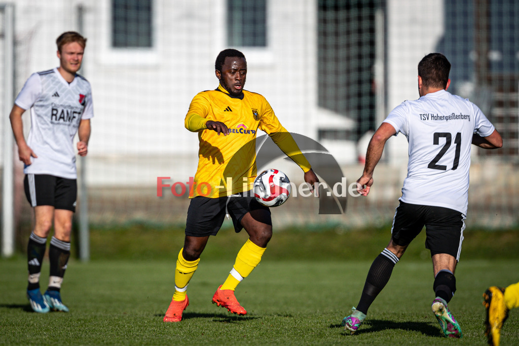 TSV Peißenberg gegen TSV Schongau | Fußball A-Klasse Oberbayern Zugspitze Herren Gruppe 8, TSV Peißenberg gegen TSV Schongau, 20241110,Yusuf KAMARA (TSV Schongau 9) am Ball,2024-11-10 in Eberfing (Sportpark Eberfing), Yusuf KAMARA (TSV Schongau 9)Copyright: WolfgangxLindner www.foto-lindner.de