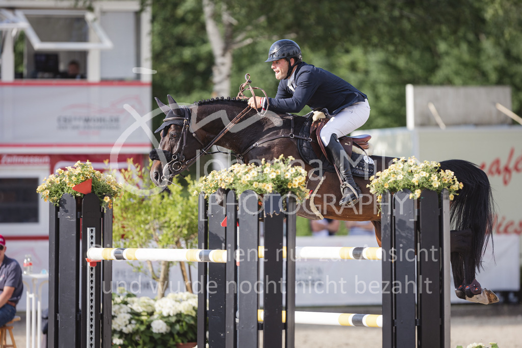 CSI2* - Internationale Springprüfung mit Siegerrunde (1,45 m)  Große / Big Tour | CSI2* - Internationale Springprüfung mit Siegerrunde (1,45 m) 
Große / Big Tour