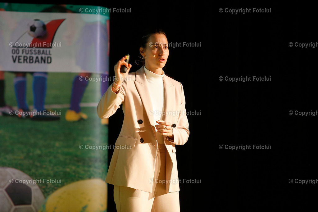 VEREINSCOACHING2023_26 | VIKTORIA SCHNADERBECK