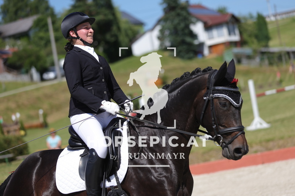 0P6A7327 | Willkommen bei Brunnmayr - Design & Fotografie – Ihrem Spezialisten für Reitturniere und Pferdeveranstaltungen in Oberösterreich, Salzburg und Bayern! Seit über 17 Jahren sind wir leidenschaftlich dabei.