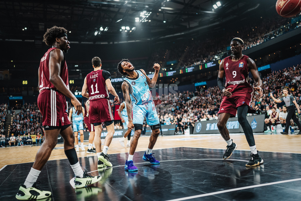 Basketball | Männer | Saison 2023/2024 | easyCredit Basketball Bundesliga | Veolia Towers Hamburg vs. FC Bayern München | 26.03.2024 | Aljami Durham (#42, Veolia Towers Hamburg) jubelt mit viel Emotionen