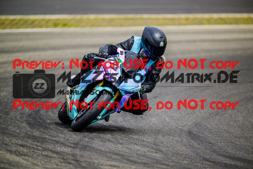 MaZZes_FotoMatrix_240717_6007705_5869 | INST