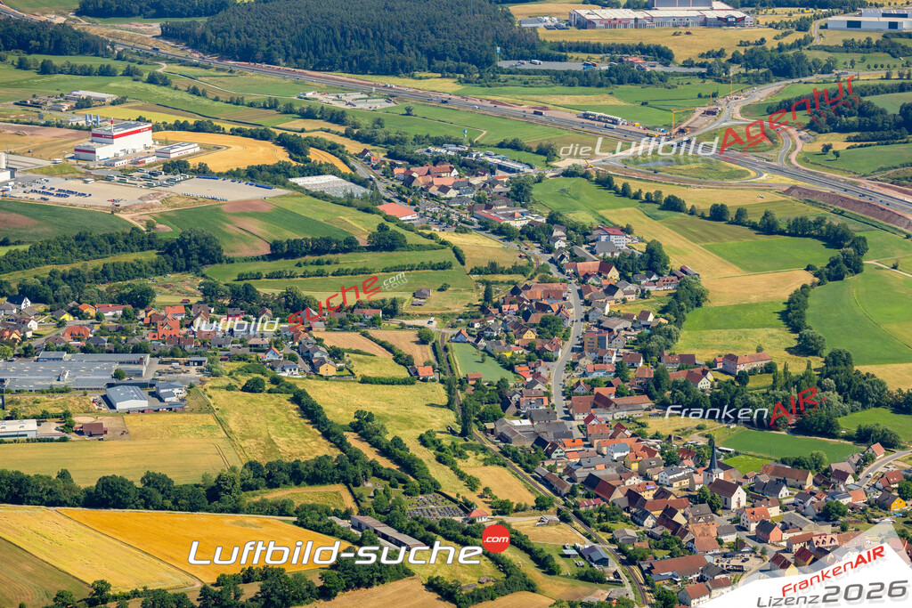 Das Luftbild zeigt : Thüngfeld Schlüsselfeld - Die Luftaufnahme wurde 2023 vom UL-Flugzeug aus erstellt ( keine Drohne ) - Hochauflösende Luftaufnahme - Für grossformatige Ausdrucke geeignet. Die Geschenkidee !Mit Lizenz und Bildrechte bestellbar