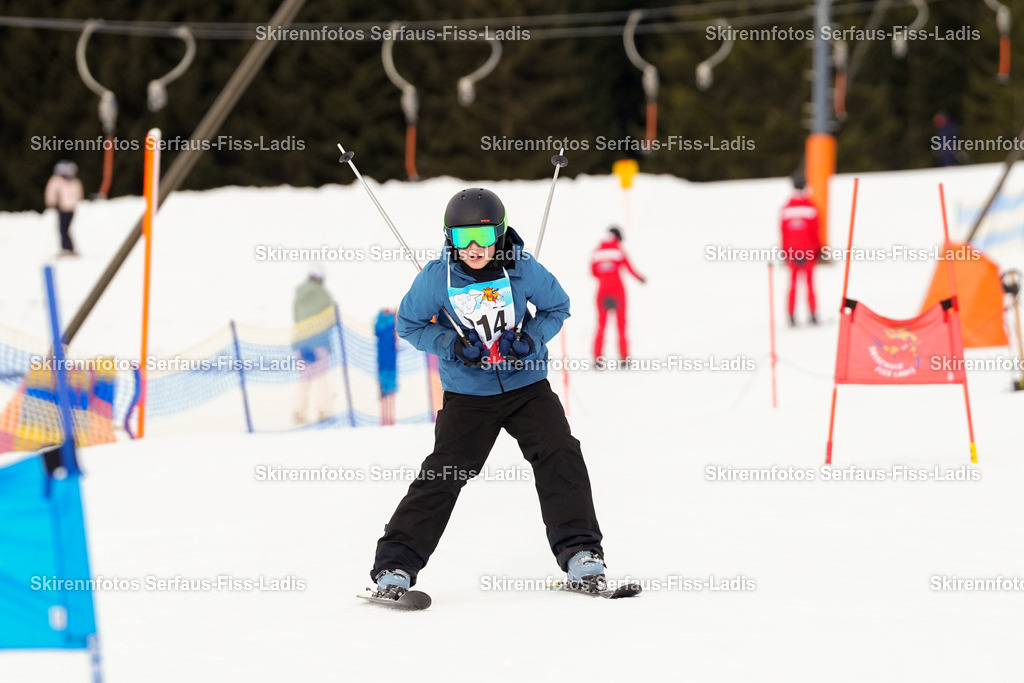 SRF_02.01.2026_0274 | Skirennfotos,Serfaus,Fiss,Ladis,Kinderskirennen,Winter,Tirol,Oberland,skirace,SFL,feelfree,weil wir's genießen,ski,Ski,skifahren,Sonnenplateau, - Realisiert mit Pictrs.com