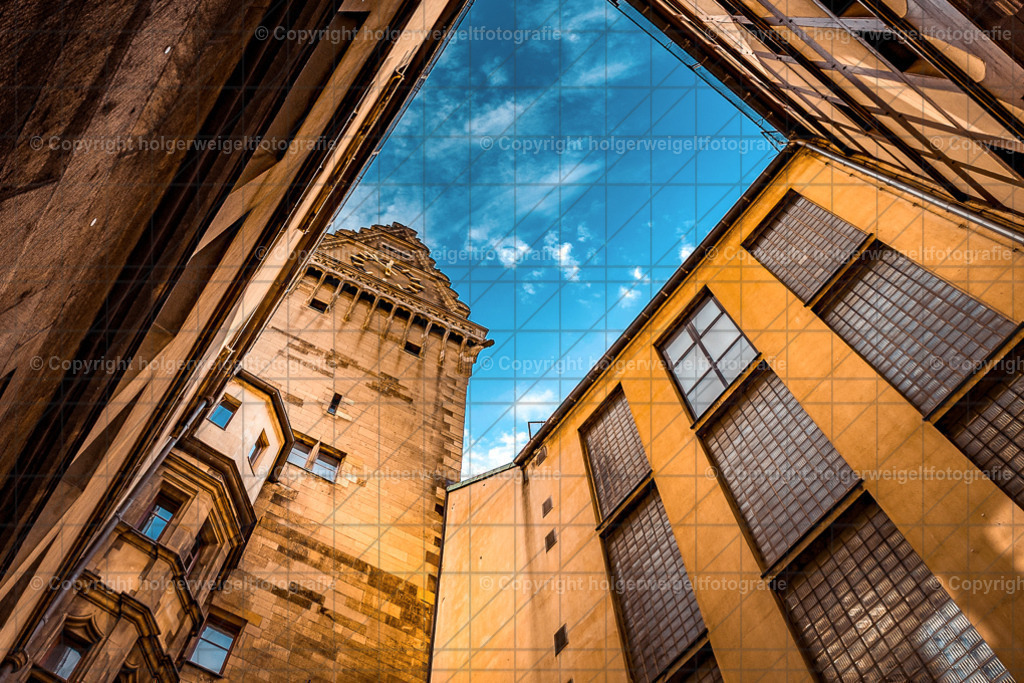 Go up | Innenhof Rathaus Duisburg - Realisiert mit Pictrs.com