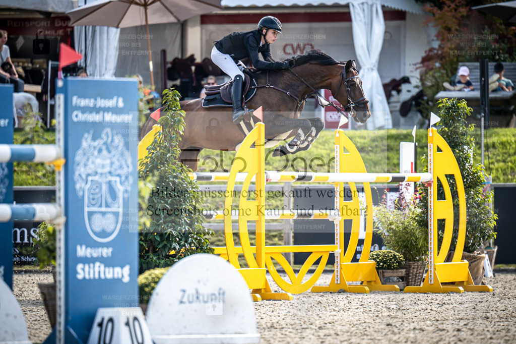 DOS_1044 | Entdecke hochwertige Reitturnierfotos von Foto Oger. Professionell, emotional und authentisch – jetzt Lieblingsmomente im Shop bestellen. - Realisiert mit Pictrs.com