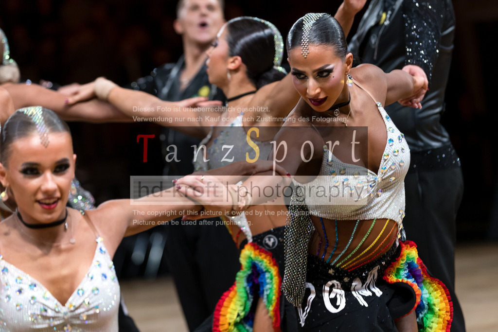 20241109_DM-Formationen_Vorrunde_1020 | Tanzsportbilder, Standardtanz, Lateintanz, WDSF, DTV, LTVB, dancecomp, goc, hessen tanzt, blaues band der spree, walzer, tango, wiener walzer, slowfox, quickstepp, samba, rumba, cha-cha-cha, paso doble. jive, hd-kroft photography, turniertanzsport