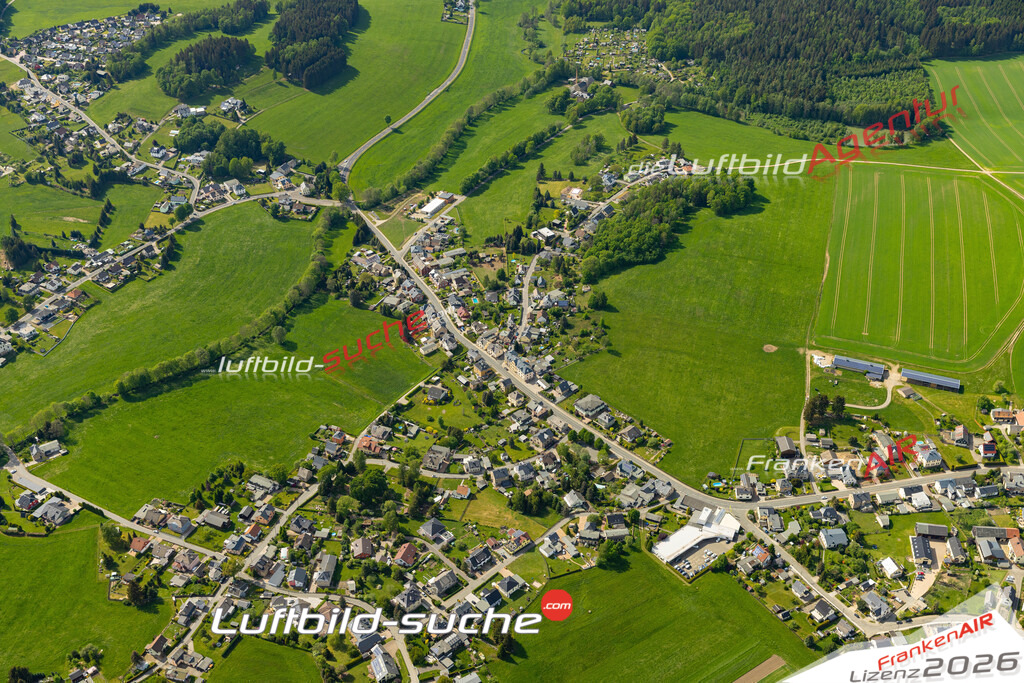 Die Luftaufnahme Rebesgrün - Auerbach/Vogtl. wurde 2022 vom Flugzeug aus (keine Drohne) erstellt. Hohe Auflösung -für große Poster und Wandbilder geeignet - Garantiert!