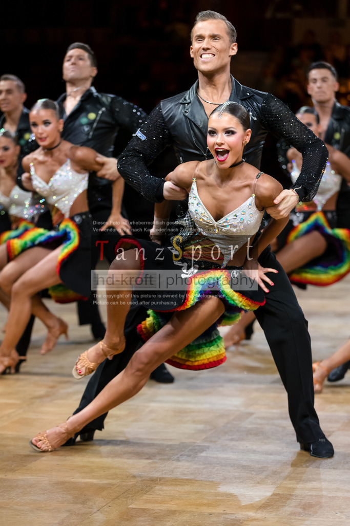 20241109_DM-Formationen_Vorrunde_0853 | Tanzsportbilder, Standardtanz, Lateintanz, WDSF, DTV, LTVB, dancecomp, goc, hessen tanzt, blaues band der spree, walzer, tango, wiener walzer, slowfox, quickstepp, samba, rumba, cha-cha-cha, paso doble. jive, hd-kroft photography, turniertanzsport