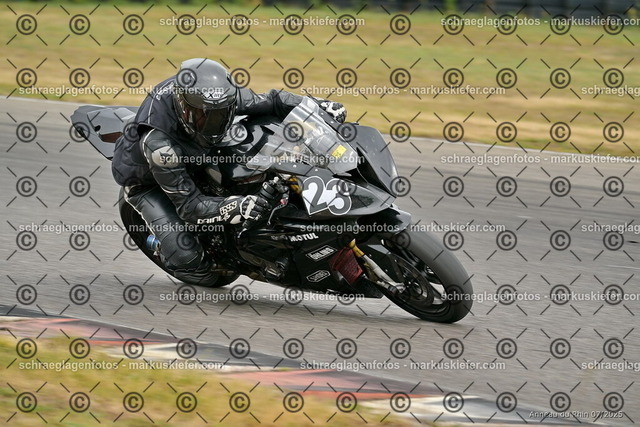 25bt05-0825 | markuskiefer.com - Realisiert mit Pictrs.com