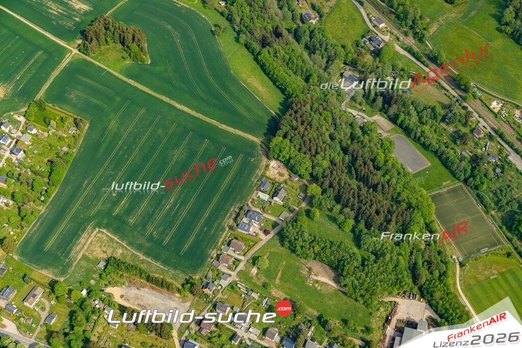 Die Luftaufnahme Dreihansen - Lößnitz wurde 2022 vom Flugzeug aus (keine Drohne) erstellt. Hohe Auflösung -für große Poster und Wandbilder geeignet - Garantiert!