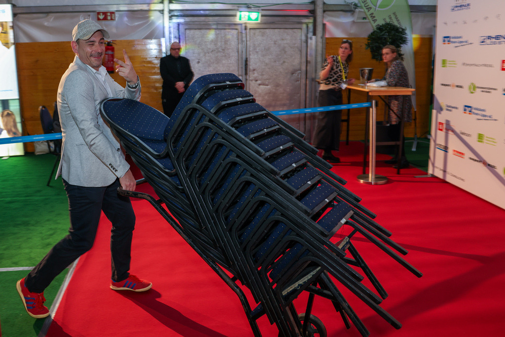 top-top.de250214-025 | Die 3. Weseler SportNacht, die große Sportgala mit Ehrungen der Weseler Sportler des Jahres 2024 findet am Freitag, den 14.02.2025 im Festzelt an der Rheinpromenade statt.Foto: Erwin Pottgiesser