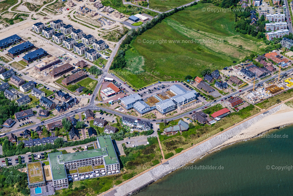 Sylt_List_Lister_Markt_ELS_5931130625 | LIST 13.06.2025 Ortsansicht an der Meeres-Küste in List auf der Insel Sylt im Bundesland Schleswig-Holstein, Deutschland. // Townscape on the seacoast in List at the island Sylt in the state Schleswig-Holstein, Germany. Foto: Martin Elsen