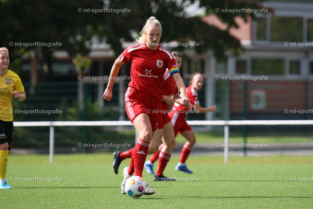 Fußball I Frauen I Saison 2025/2026 I Oberliga Schleswig-Holstein I 2. Spieltag I SV Wahlstedt - SV Frisia 03 Risum-Lindholm | ml-sportfotografie - Realisiert mit Pictrs.com