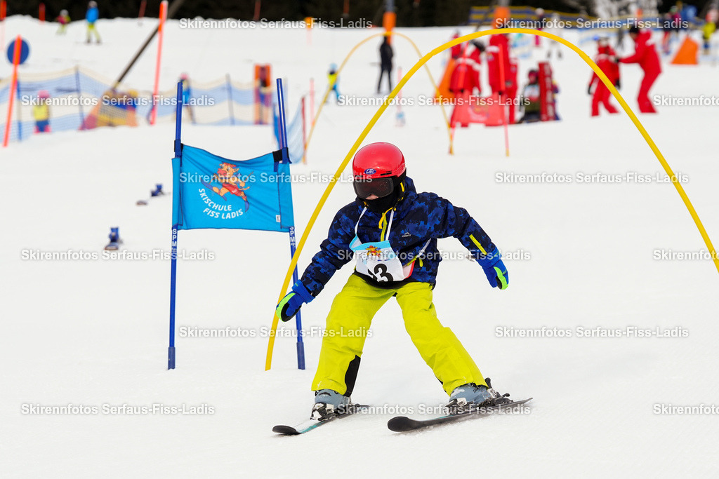 SRF_02.01.2026_0028 | Skirennfotos,Serfaus,Fiss,Ladis,Kinderskirennen,Winter,Tirol,Oberland,skirace,SFL,feelfree,weil wir's genießen,ski,Ski,skifahren,Sonnenplateau, - Realisiert mit Pictrs.com