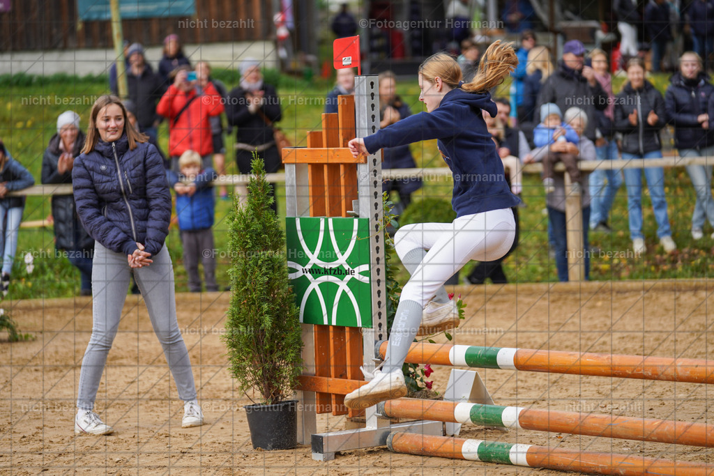 20221009-FAH08577 | Diessen am Ammersee, 2022, Dressur- und Springturnier, Reitsportbilder, Turnierfotografen Bayern, Pferdefotografen, Fotoagentur Herrmann, Turnierbilder