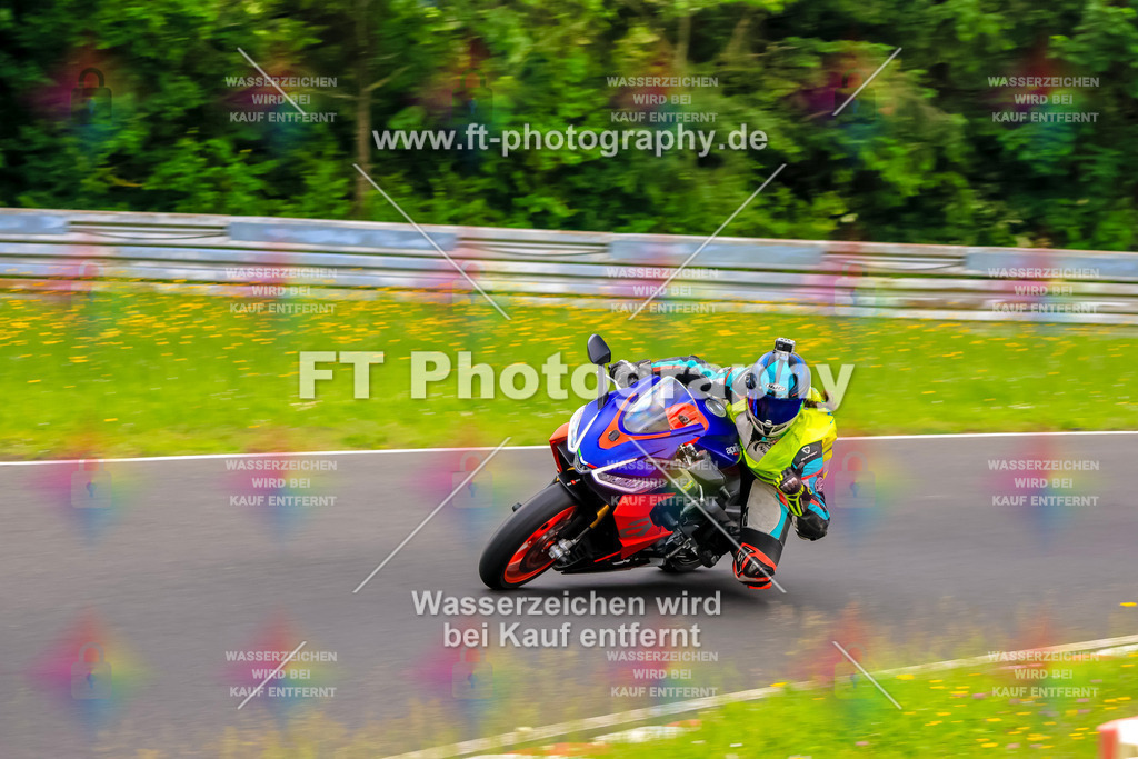 VBK-7132 | Hier findet Ihr Bilder von Touristenfahrten auf der Nürburgring Nordschleife oder von anderen Veranstaltungen die ich besucht habe. Viel Spass beim Durch Schauen 