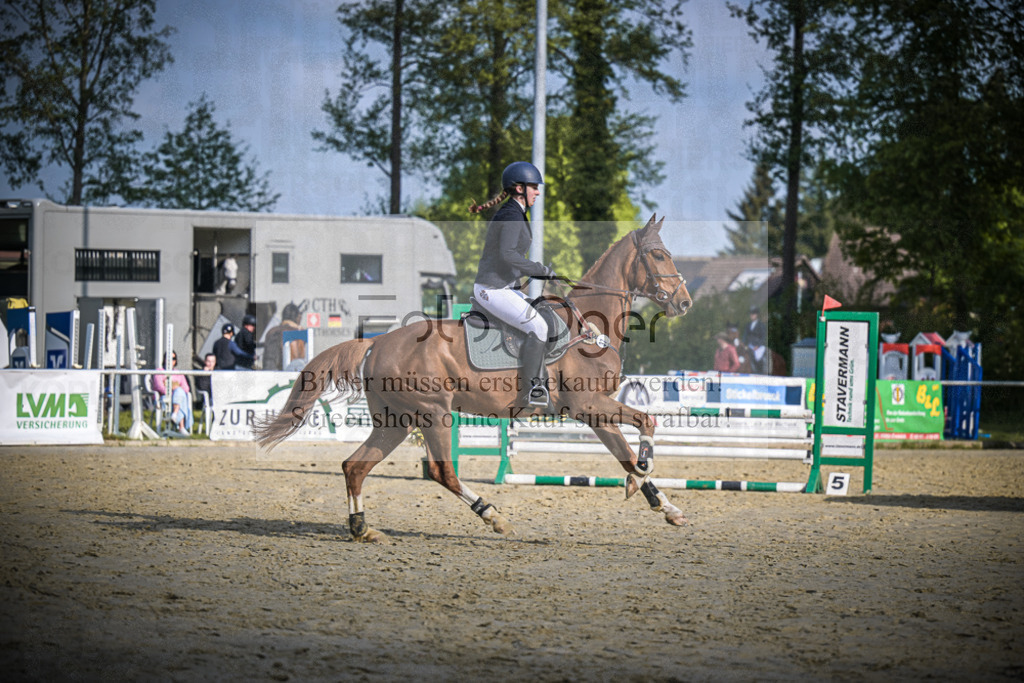 DOS_4166 | Entdecke hochwertige Reitturnierfotos von Foto Oger. Professionell, emotional und authentisch – jetzt Lieblingsmomente im Shop bestellen.Deutschlandweite Turnierfotografie. - Realisiert mit Pictrs.com