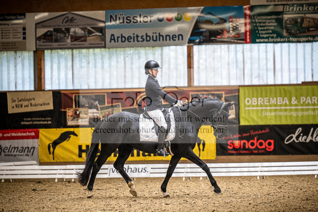 DOS_2084 | Entdecke hochwertige Reitturnierfotos von Foto Oger. Professionell, emotional und authentisch – jetzt Lieblingsmomente im Shop bestellen.Deutschlandweite Turnierfotografie. - Realisiert mit Pictrs.com