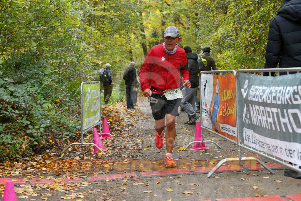 251026_1332_EX1_3608 | Sportfotografie im Rhein-Sieg Kreis, Köln, Bonn, NRW, Rheinland Pfalz, Hessen, etc. Unser Tätigkeitsfeld umfasst den Laufsport vom Volkslauf über den Marathon, Duathlon, Triathon bis zum Ultralauf wie Kölnpfad Ultra oder Schindertrail.