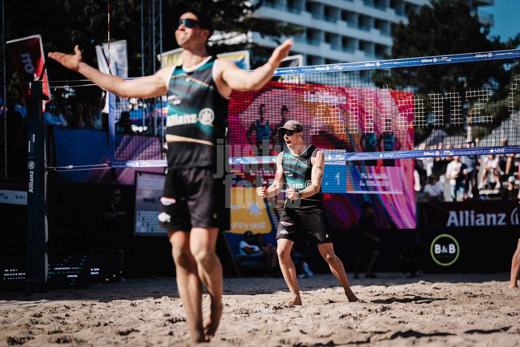 Beachvolleyball | Männer | Deutsche Meisterschaften 2025 Timmendorfer Strand | 07.09.2025 | v.l. Sven Winter und Lukas Pfretzschner jubeln