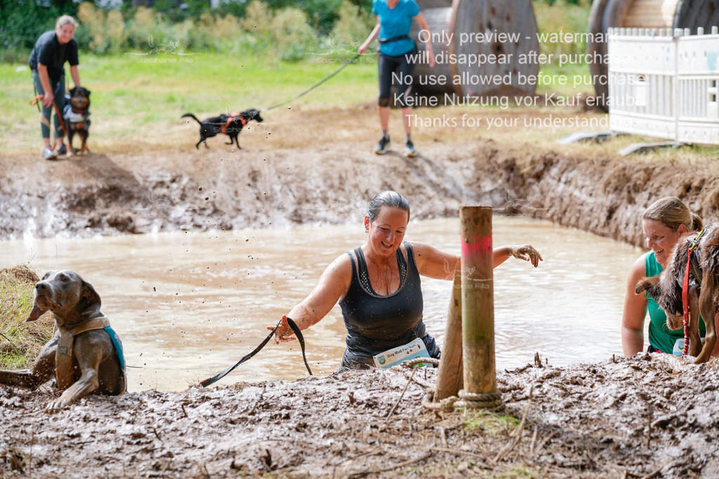 Schlamm_mit_Hund (228 von 460) | stephaniefillaphotographie - Realisiert mit Pictrs.com
