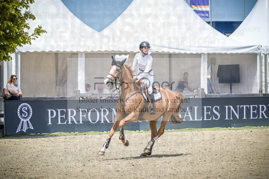 DOS_4333 | Entdecke hochwertige Reitturnierfotos von Foto Oger. Professionell, emotional und authentisch – jetzt Lieblingsmomente im Shop bestellen.Deutschlandweite Turnierfotografie. - Realisiert mit Pictrs.com