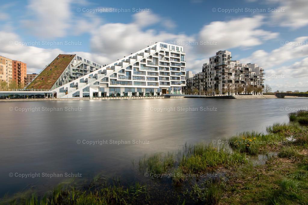 Kopenhagen | Wohnanlage 8 House, entworfen von Architekturfirma Bjarke Ingels Group (BIG), steht im neuen Stadtteil Ørestad, Kopenhagen, Dänemark - Realisiert mit Pictrs.com