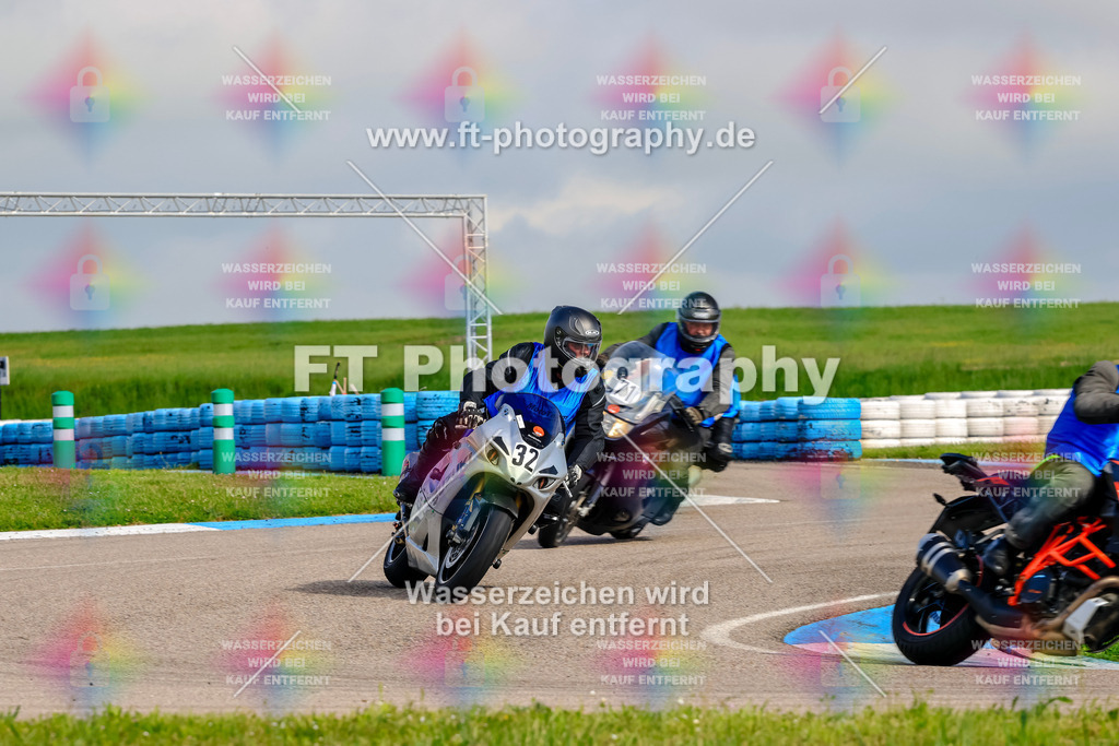 MotoTeam-8395 | Hier findet Ihr Bilder von Touristenfahrten auf der Nürburgring Nordschleife oder von anderen Veranstaltungen die ich besucht habe. Viel Spass beim Durch Schauen 