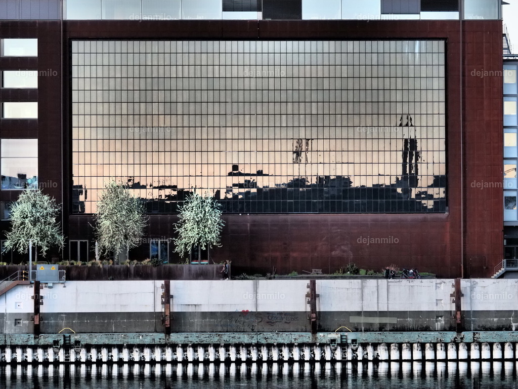 Square Garden | Dejanmilo Illumination - Ihr Anlaufpunkt für dekorative Abzüge und Prints in vielen Variationen. - Realisiert mit Pictrs.com