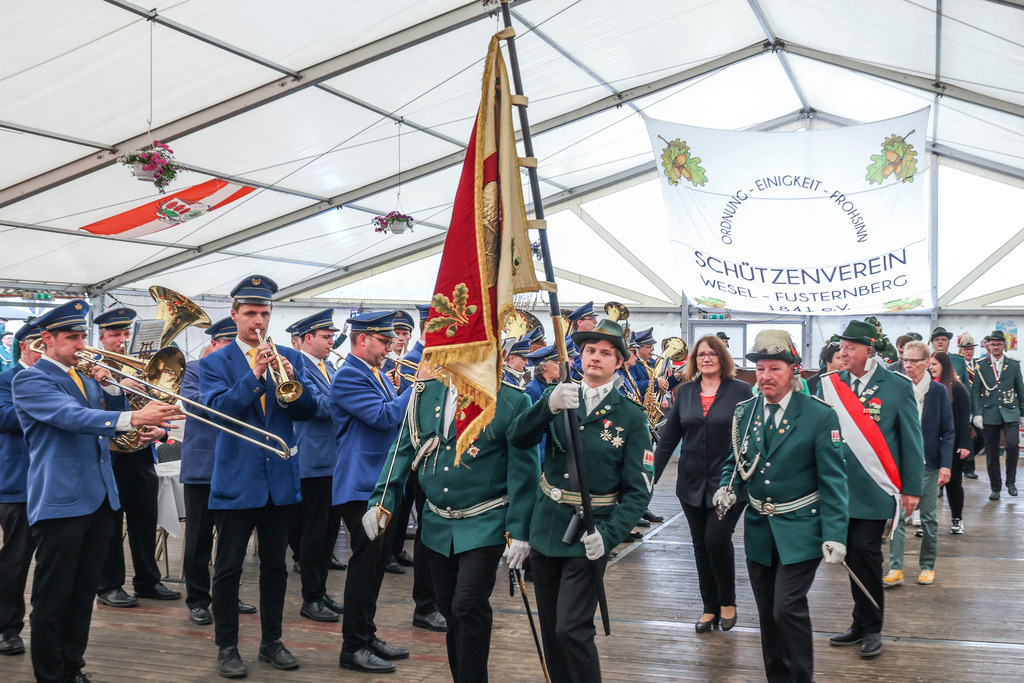 top-top.de 240602-004 | Foto, Video, Fotografie, Videografie, Fotobox, DJ, Discjockey, Musik, Musikbox, Veranstaltung, Photobooth, Amazon, Ebay, Buchtipp, Bestseller, Autor, Verlag, Buch, Wesel, Hamminkeln, NRW, Dinslaken, Rees, Drohne, Hochzeit, Party, Fotobox, Wesel, Fotograf