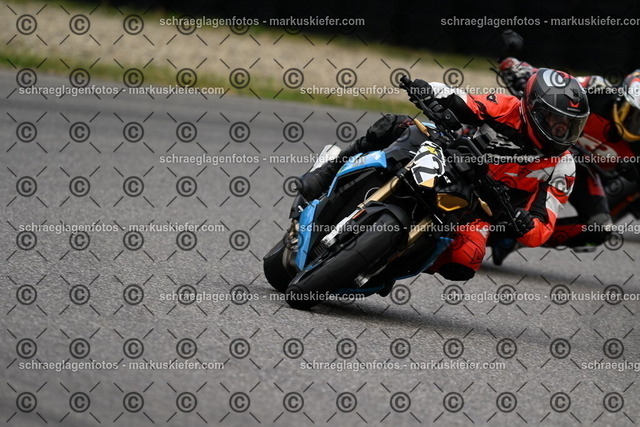 25bt02-1034 | markuskiefer.com - Realisiert mit Pictrs.com