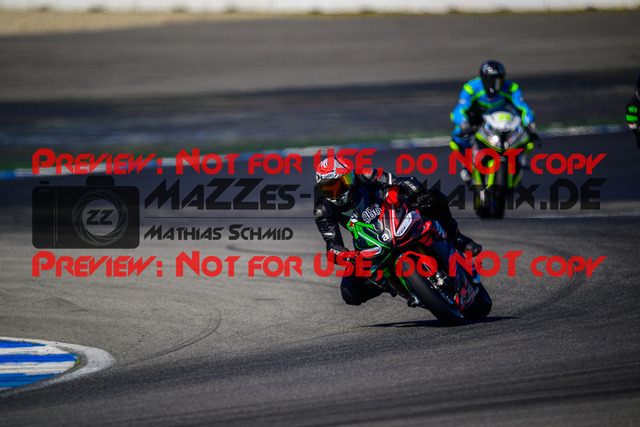 MaZZes_Fotomatrix_20250407_6007705_5729 | ROT