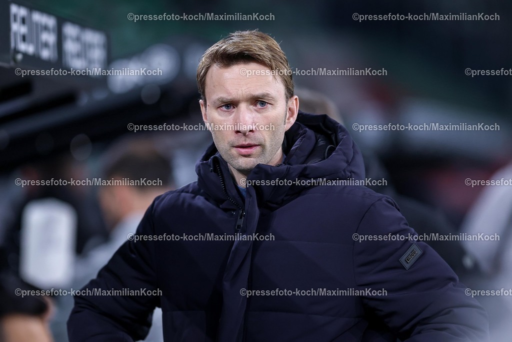 BMG07022601008 | 07.02.2026, Fußball, Borussia Mönchengladbach - Bayer 04 Leverkusen, 1. Fußball Bundesliga, 21.Spieltag, Borussia-Park, Saison 2025 2026: Geschäftsführer Simon Rolfes (Bayer04 Geschäftsführung)   DFB regulations prohibit any use of photographs as image sequences and or quasi-video.