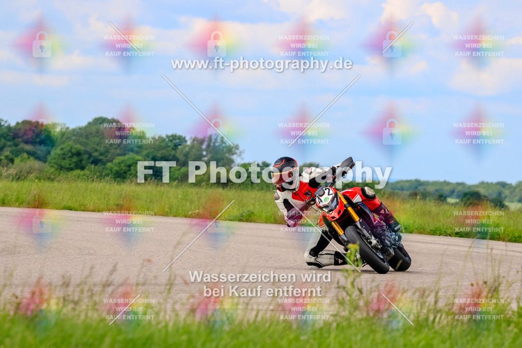 MotoTeam-1206 | Hier findet Ihr Bilder von Touristenfahrten auf der Nürburgring Nordschleife oder von anderen Veranstaltungen die ich besucht habe. Viel Spass beim Durch Schauen 