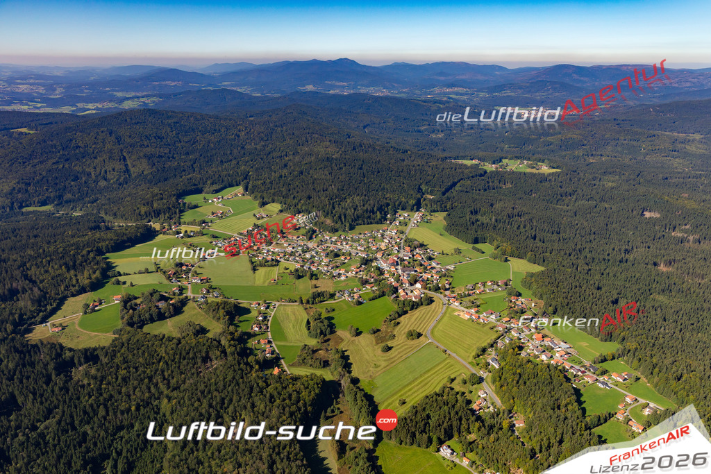 Aktuelles Luftbild von Klingenbrunn Spiegelau Kauf mit Lizenz / Bildrechten möglich- Die Luftaufnahme wurde 2021 mittels UL-Flugzeug erstellt ( keine Drohne ) - hochauflösende Kamera-Systeme von  Canon -Beste Qualität - Für grossformatige Ausdrucke geeignet. Die Geschenkidee !