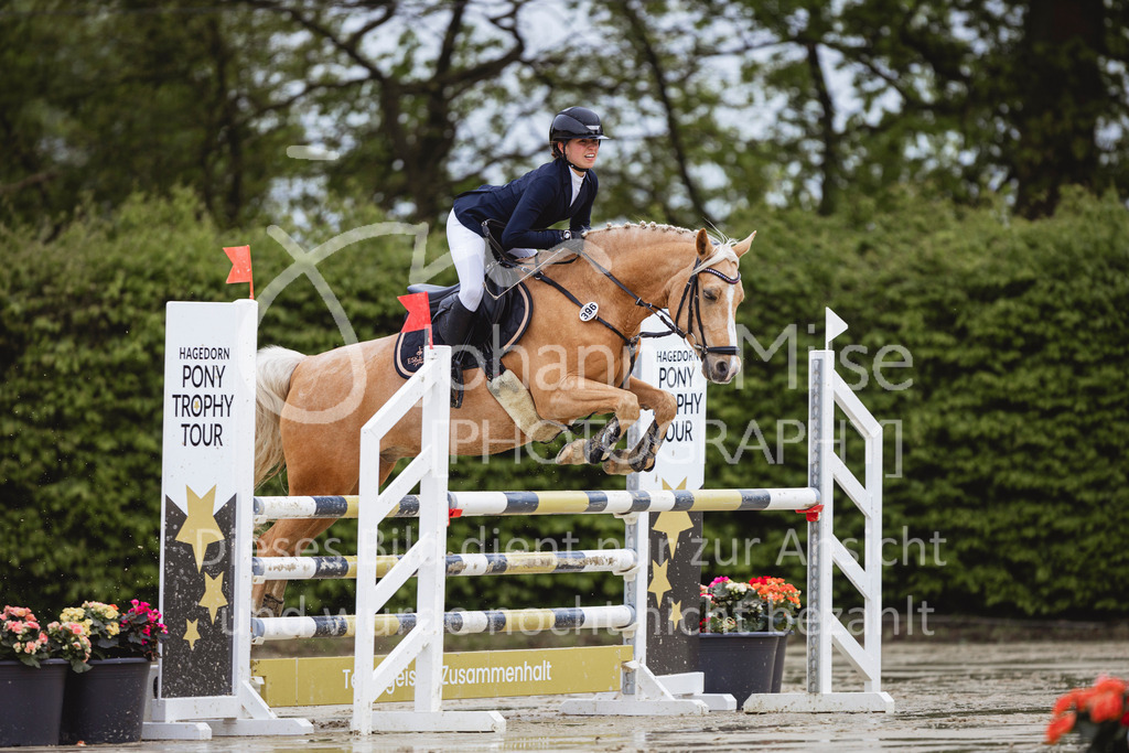 240426_Olfen-Vinnum_PonyTrophy-277 | Deine schönsten Turniermomente als professionelle Fotos! Entdecke hochwertige Pferdesport-Fotografie im Online-Shop. Jetzt Fotos finden & bestellen!