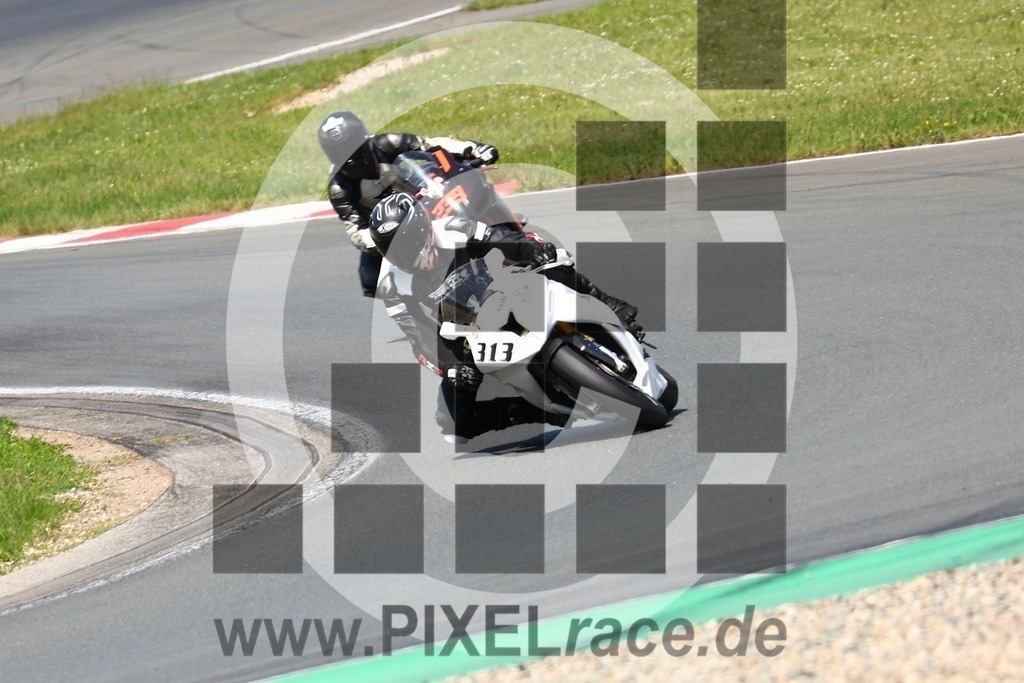 0313-20240608_12357 | Schöne Erinnerungen an spannende Momente - das festzuhalten ist unser Job. PIXELrace.de ist seit 2003 auf den Rennstrecken Europas unterwegs um die Action draußen beim Fahren und die wunderbare Stimmung imm Fahrerlager für euch einzufangen.