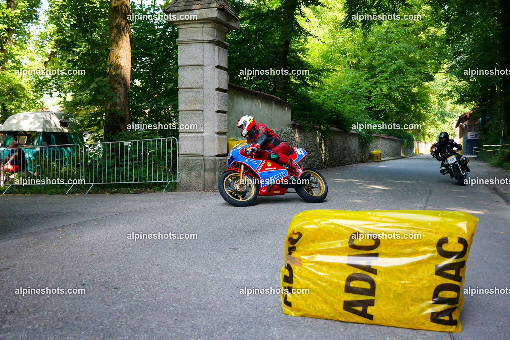 P1015075 | Erleben Sie atemberaubende, hochqualitative Fotos Ihrer Fahrt entlang der malerischen Alpenstraßen. Besuchen Sie alpineshots.com, um professionelle Aufnahmen Ihrer unvergesslichen Reise zu finden und zu kaufen - Realisiert mit Pictrs.com