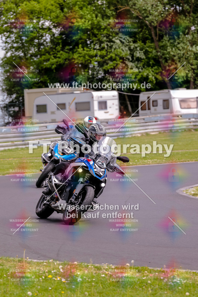 MotoTeamVBK-20823 | Hier findet Ihr Bilder von Touristenfahrten auf der Nürburgring Nordschleife oder von anderen Veranstaltungen die ich besucht habe. Viel Spass beim Durch Schauen 
