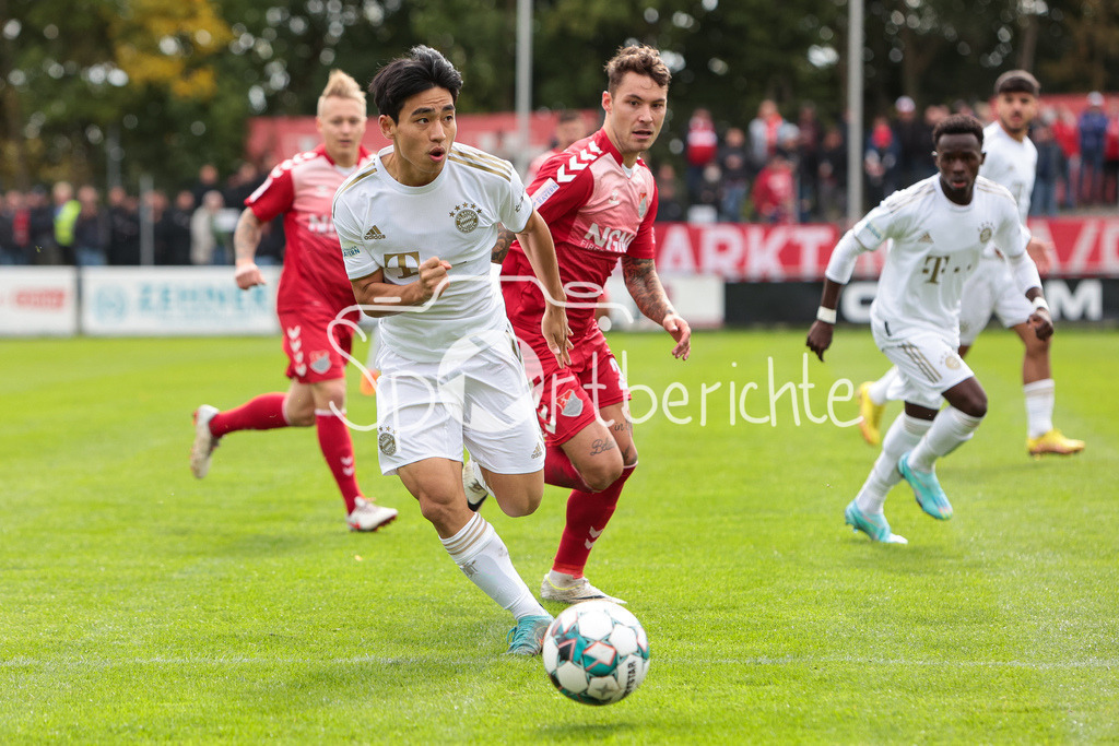TSV Aubstadt - FC Bayern Amateure | Hyunju LEE (FCB #8) am Ball