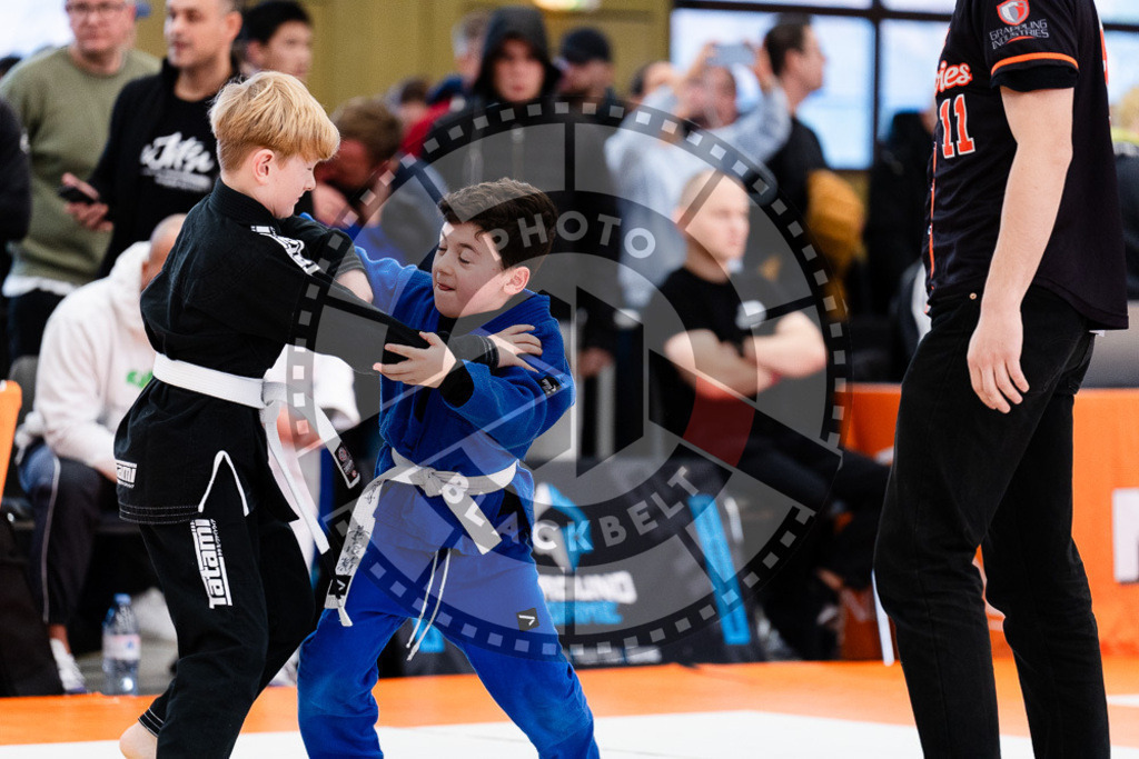 20251122PBB10069 | Athletes compete during the Grappling Industries Berlin Jiu-Jitsu and Grappling Championship, on November 22, 2025 in Berlin, Germany. © photoblackbelt