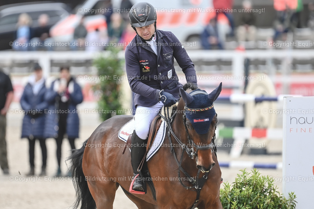 20230514_CCI4_Springen_0394 | equistock