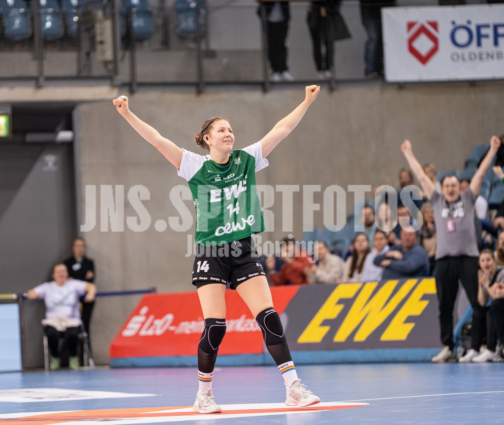 Handball I Frauen I Saison 2025-2026 I 1. HBF I 17. Spieltag I VFL Oldenburg - Thüringer HC I 0725 | Marie Steffen (14, VfL Oldenburg) Freude, Emotionen, Jubel - Realisiert mit Pictrs.com