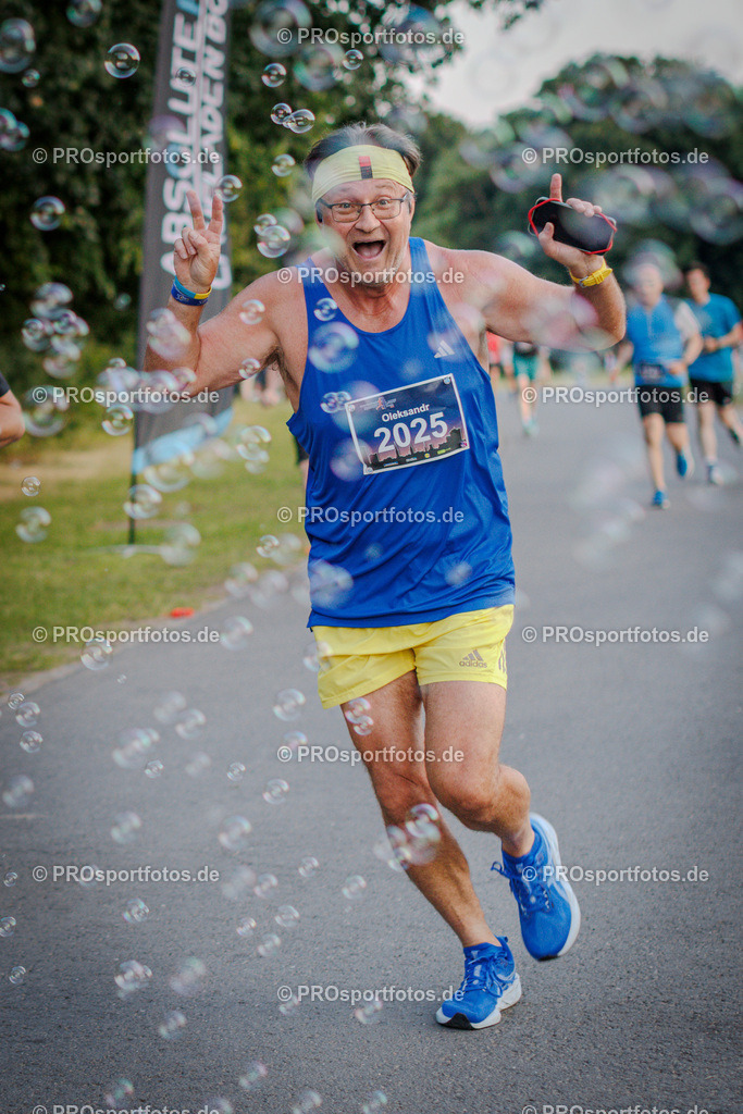 Sparda-Bank Nachtlauf Bonn; Bonn, 18.06.2025 | Impressionen vom Sparda-Bank Nachtlauf Bonn am 18.06.2025 in Bonn (Nordrhein-Westfalen). 