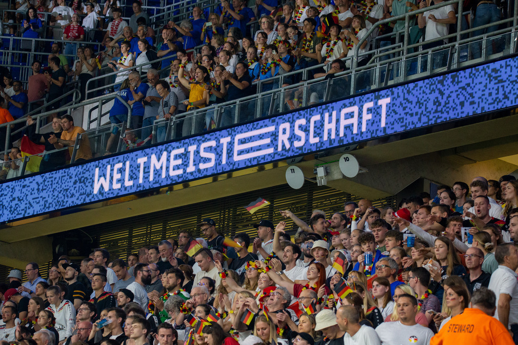 Faustball-Weltmeisterschaft vom 22.07. bis 29.07.2023 in Mannheim: Rund 10.000 Zuschauer in der SAP-Arena sorgten am Finaltag für eine Rekordkulisse | Faustball-Weltmeisterschaft vom 22.07. bis 29.07.2023 in Mannheim: Rund 10.000 Zuschauer in der SAP-Arena sorgten am Finaltag für eine Rekordkulisse - Realisiert mit Pictrs.com