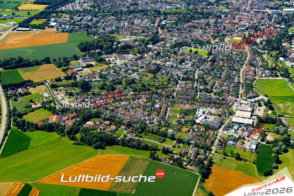 Das Luftbild der Stadt Aichach wurde 2022 vom Flugzeug heraus erstellt (keine Drohnen-Aufnahmen) Aufnahmehöhe ca.450 Meter- hohe Bildauflösung und Druck-Qualität. Garantiert!