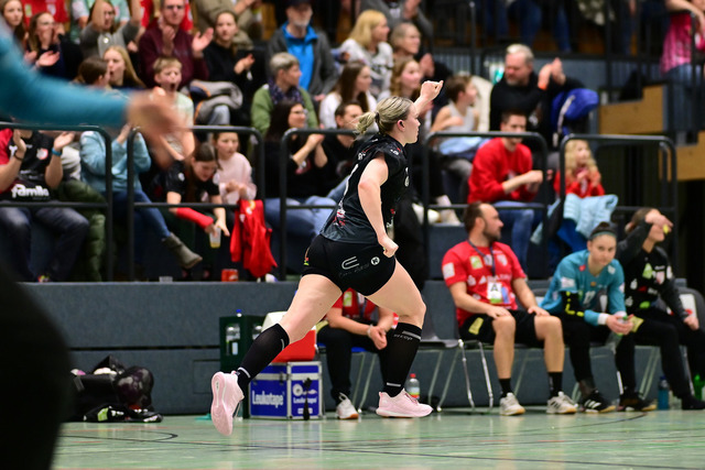 Handball I Frauen I Saison 2024-2025 I 2. HBF I 16. Spieltag I HL Buchholz 08-Rosengarten - SV Union Halle-Neustadt I 072529 | Der Sportfotograf. - Realisiert mit Pictrs.com