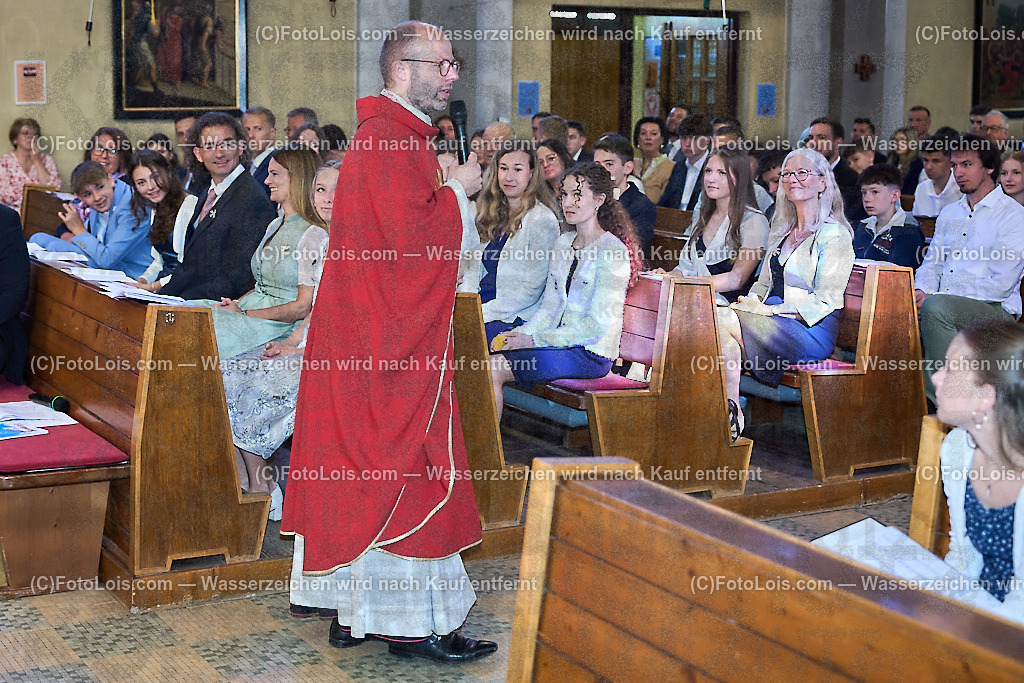 ALP0624_PfarrFirmung Wieselburg_Generalvikar Weiss_Peckerl | (C)FotoLois.com, Alois Spandl, Firmung in der Pfarrkirche Wieselburg mit Generalvikar Dr. Christoph Weiss, Dechant Pfarrer Daniel Kostrzycki und Monignore Franz Dammerer, Sa 15. Juni 2024.